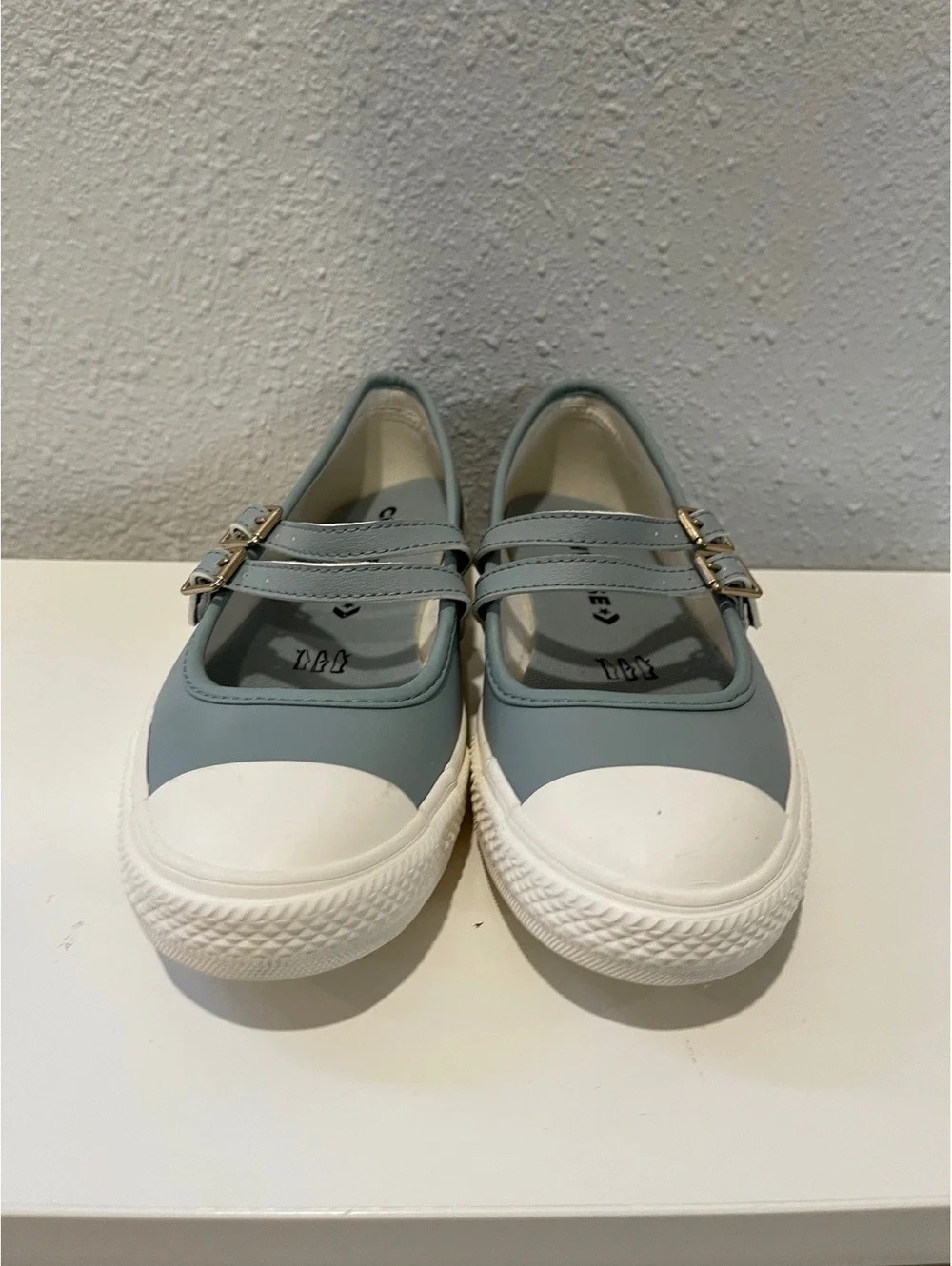 Converse Women's Double Strap Mary Jane Sneakers Size 7.5 US